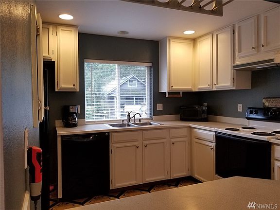 3rd image of 32604 Highland Dr