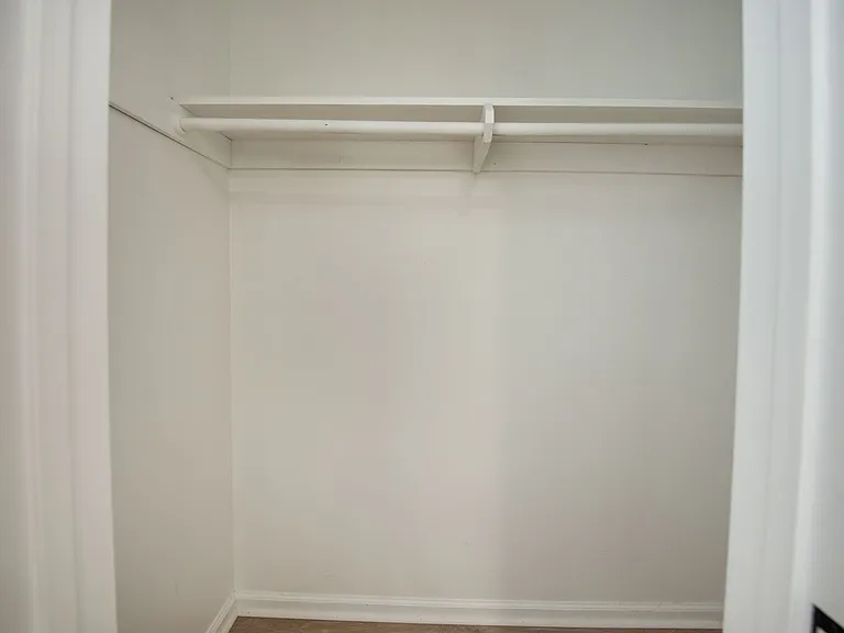 2910 Peppertree Ln — Photo 17
