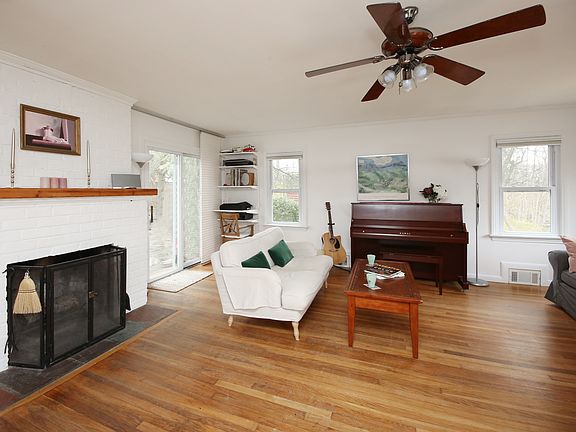5th image of 41 Rogers Ln
