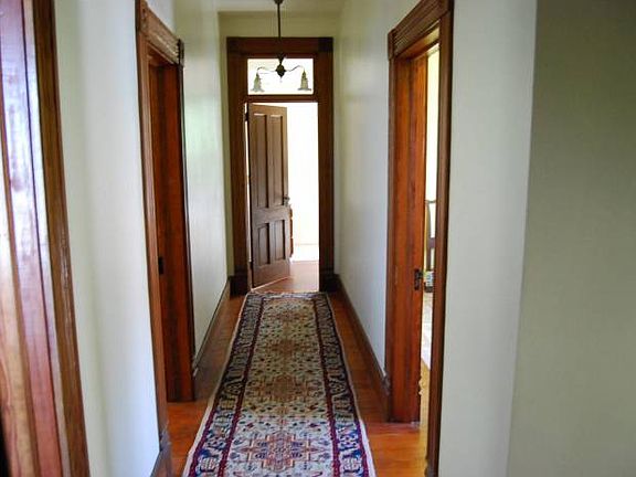 upstrairs hallway