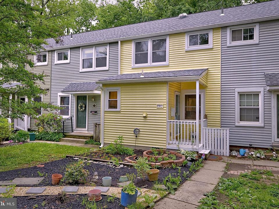 1st image of 19 Hillside Rd