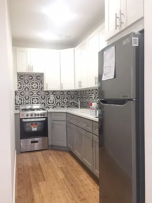 Rented by Perl Group Real Estate | media 9