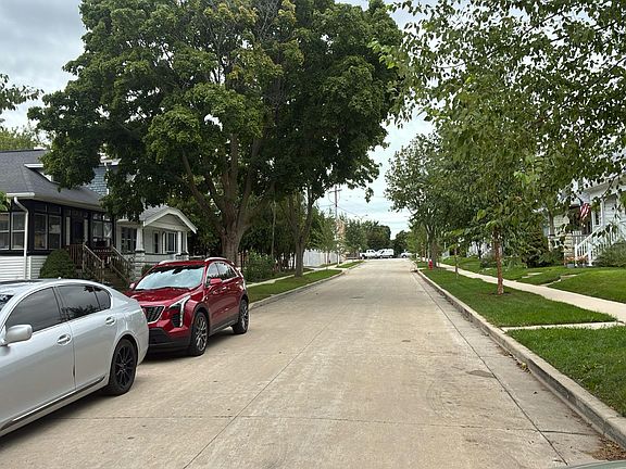 4th image of 1961 S 58th St