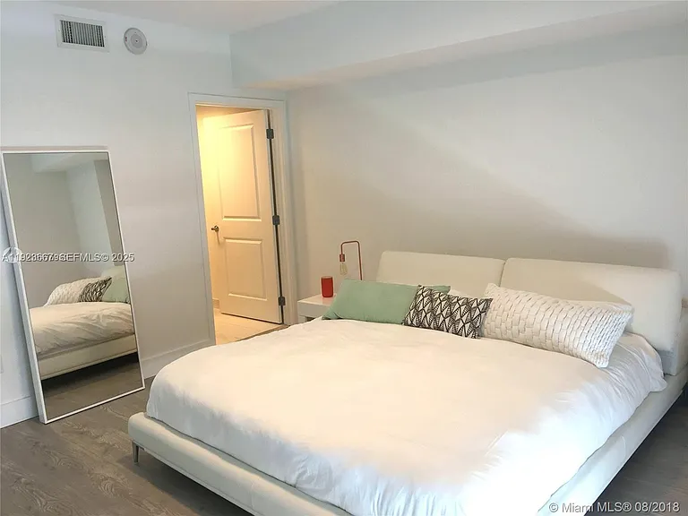 400 Sunny Isles Blvd #1019 — Photo 7