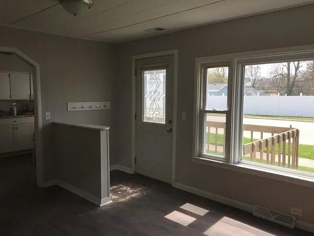 219 Franklin St — Photo 2
