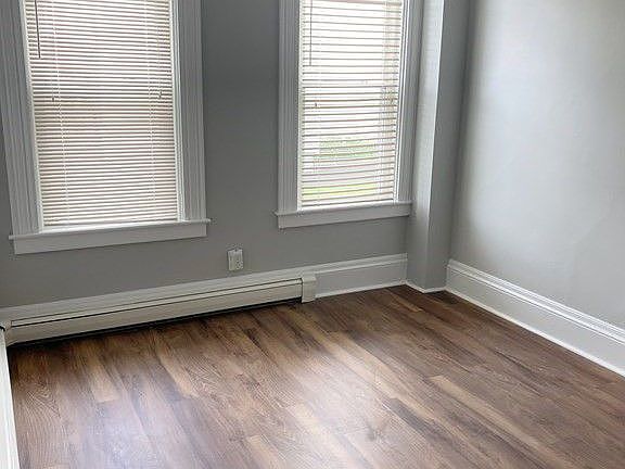 3rd image of 54 Everett St Floor 1