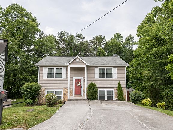 2nd image of 1613 Silver Birch Ct