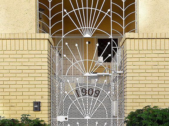 5th image of 1909 Washington St #2