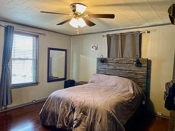 5th image of 34 Glen Oak Dr