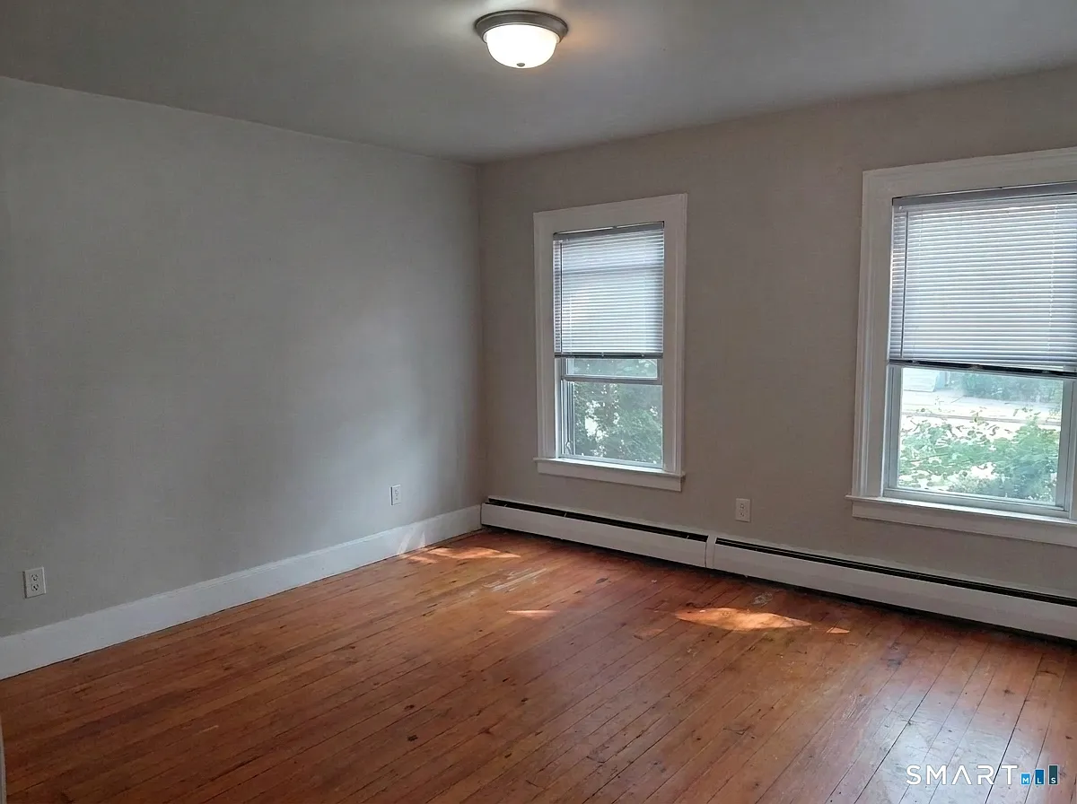 2 bed, 1.0 bath, 1672 sqft, $2,150 — Photo 4