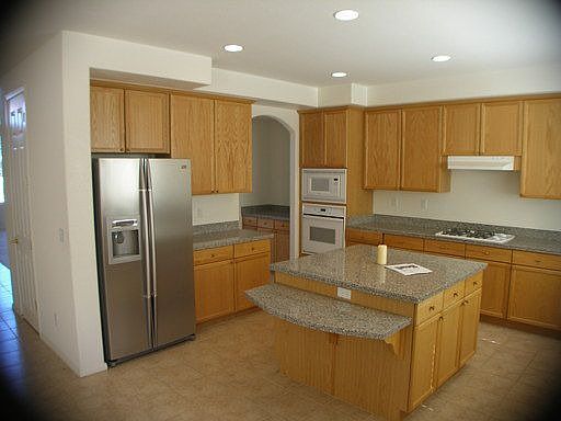 5th image of 5149 Villa Dante Ave