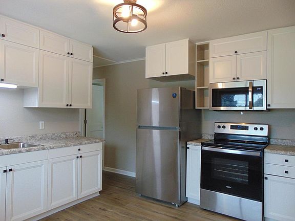 5th image of 517 Maple STREET