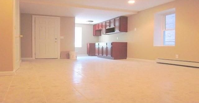 2nd image of 1922 Hennessy Pl