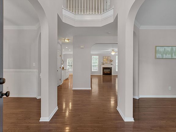3rd image of 2420 Hidden Meadow Dr