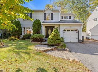 31.5 Roosevelt Ave, Lake Hiawatha, NJ 07034