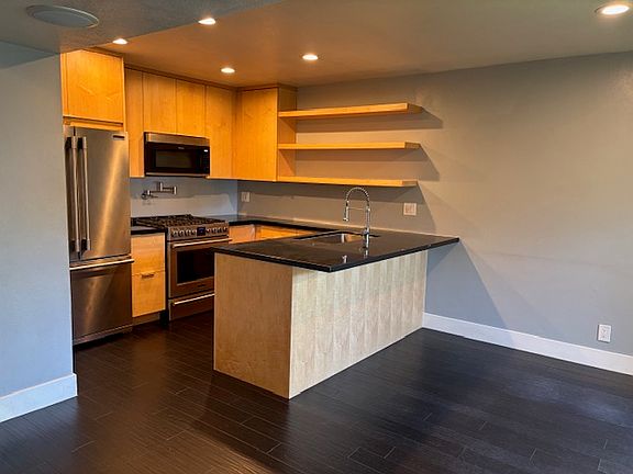 5th image of 345 University Dr #D