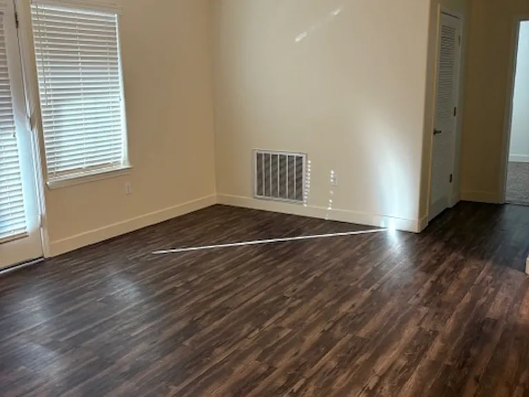 Luxe Ripon Apartments — Photo 7
