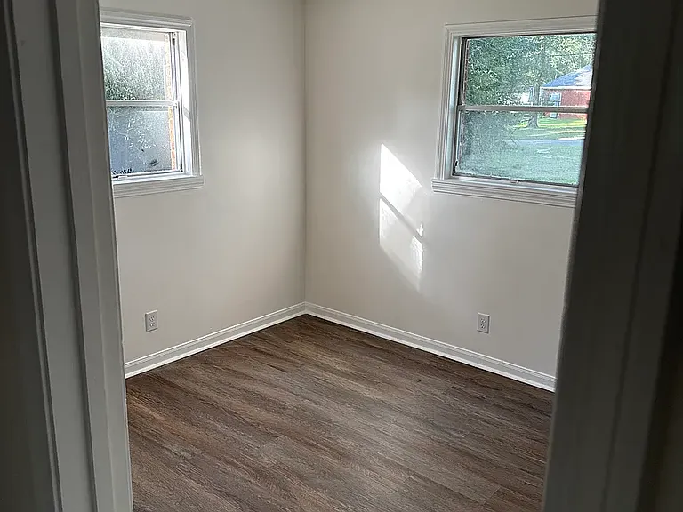 5944 Harmon Ln — Photo 5