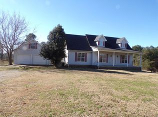 2117 Fall River Rd, Leoma, TN 38468