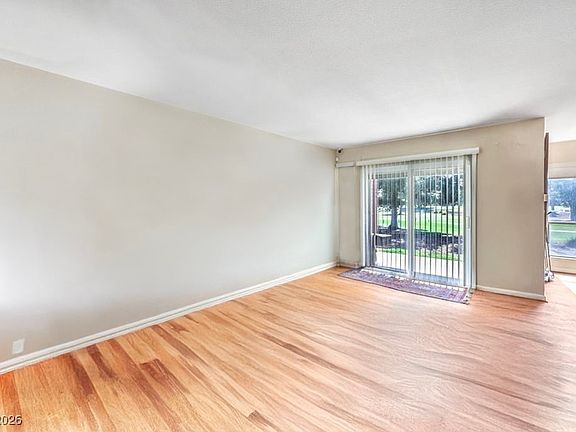 4th image of 2866 Loveland Dr Unit 2039