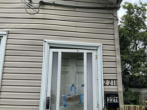 2nd image of 2211 Garfield Ave