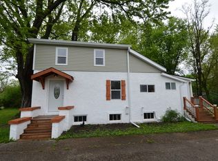 4917 Roberts Rd, McHenry, IL 60051