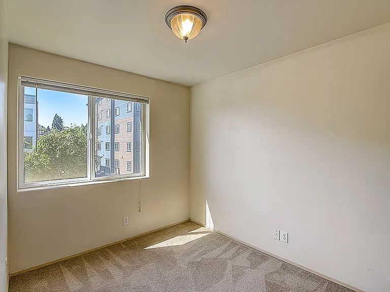 3rd Fl - BR #6