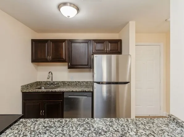 450 Somerset Ave #7-2, Taunton, MA 02780