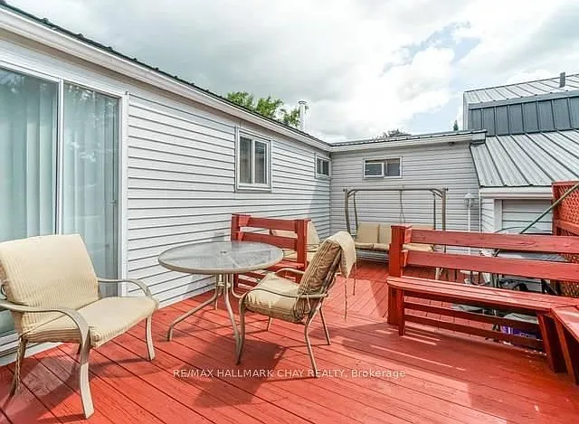 11A Park Cres #A — Photo 9