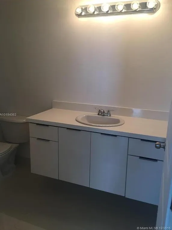2 bed, 1331 sqft, $3,400 — Photo 3