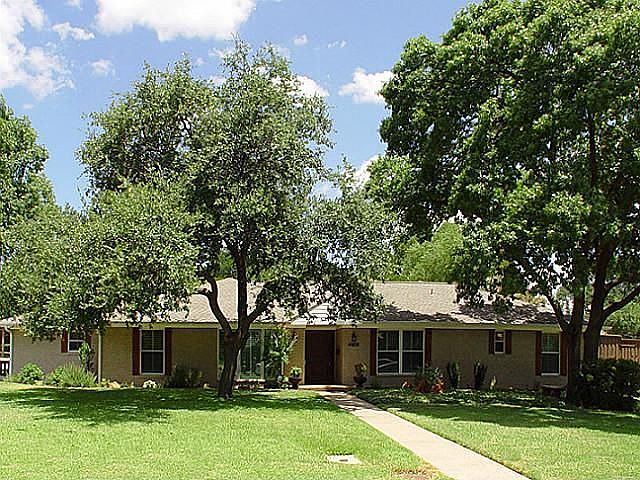 1st image of 4609 College Park Dr
