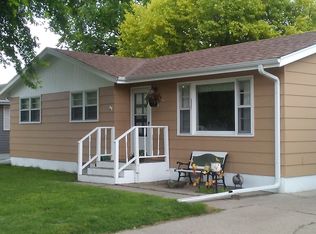 3211 W 17th St, Grand Island, NE 68803
