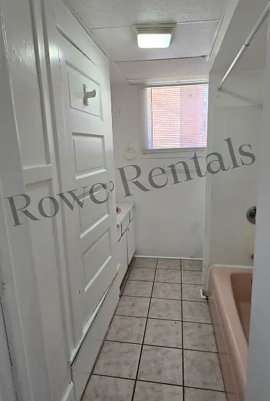 208 N Clark St #208 — Photo 4