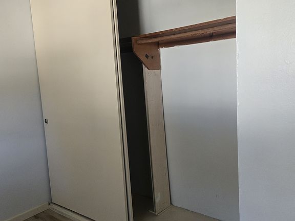 5th image of 3879 King St