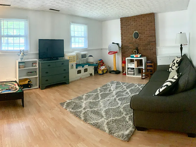 6660 Skywae Dr — Photo 10