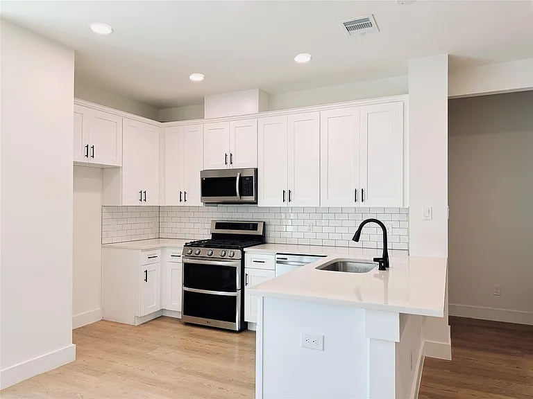 16575 Oasis Glade Dr — Photo 4
