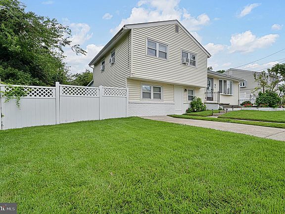 3rd image of 48 W Bolton Ave