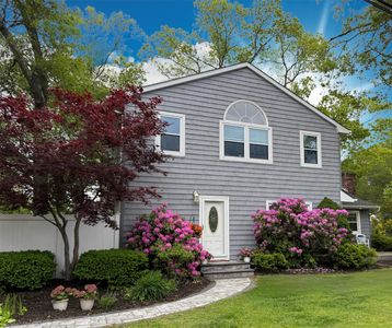 1 Roberta Street, East Patchogue, NY, 11772