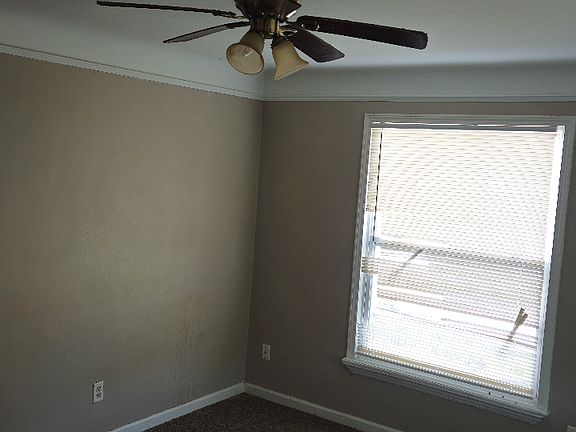 4th image of 17750 Lincoln Ave