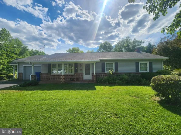 2002 Bridge Rd, Lancaster, PA 17602