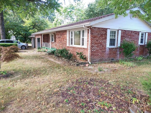 415 N Locust St