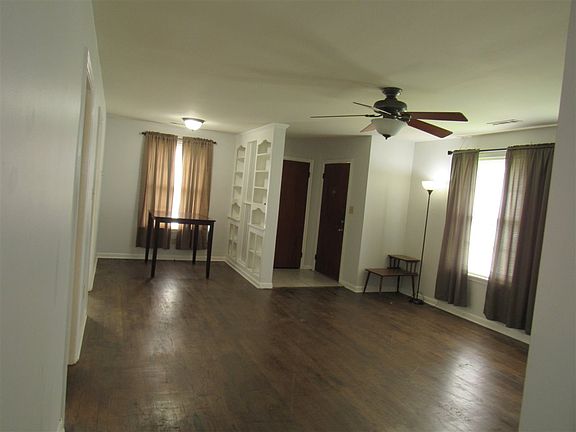 2nd image of 122 Eastlawn Dr