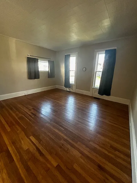 2 bed, $820 — Photo 4
