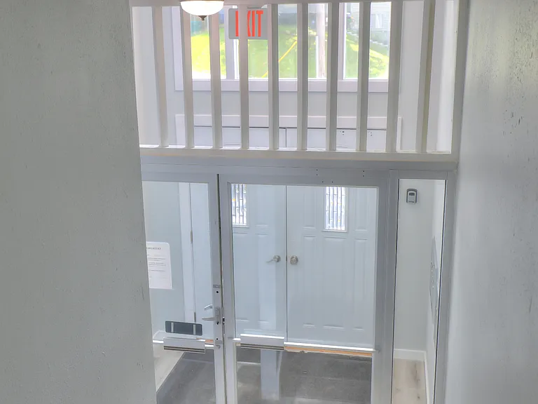 2480 N Graceland Ave #5 — Photo 18