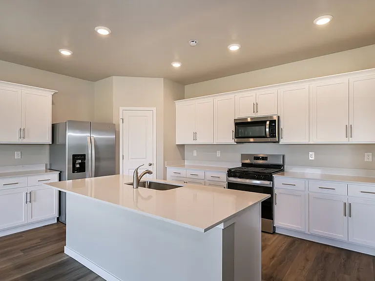 2135 Alyssa St — Photo 10