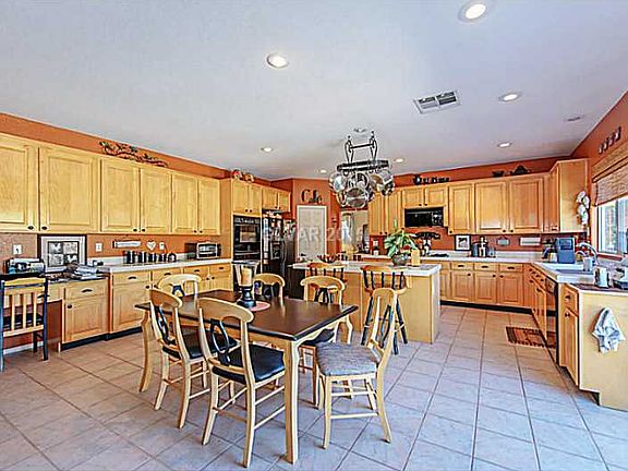 4th image of 8370 Los Monteros St