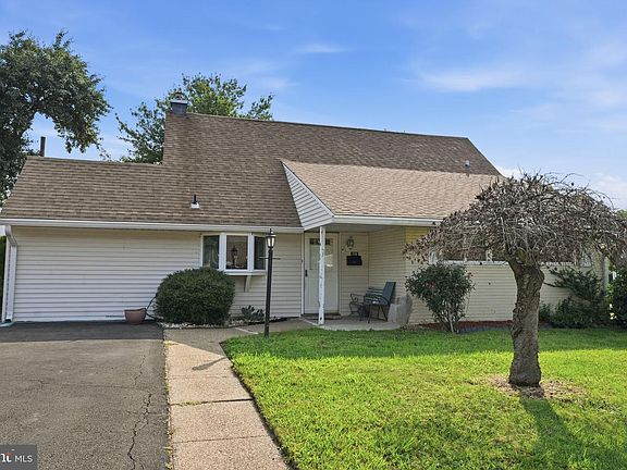 2nd image of 116 Highland Park Dr