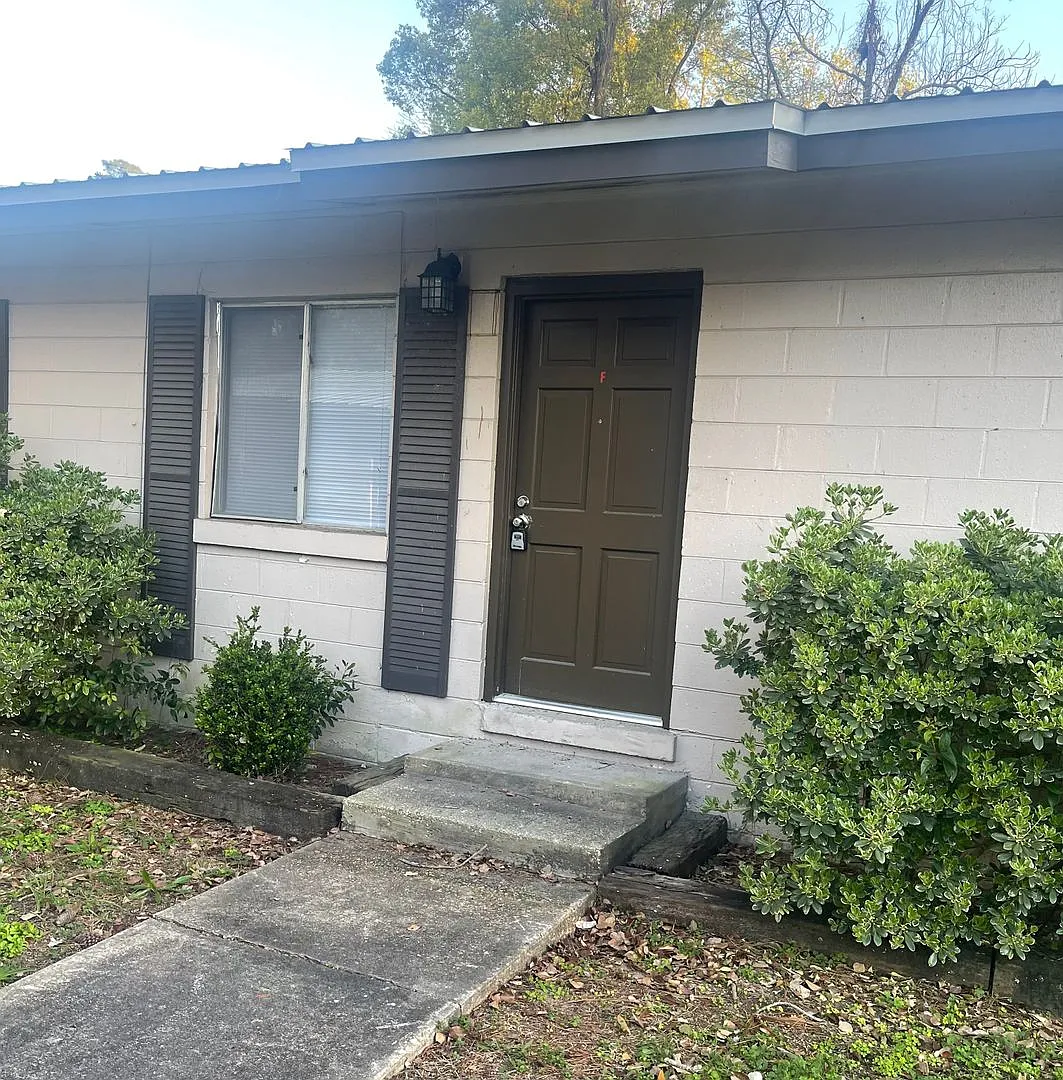 MP-Oak Tree Apartments — Photo 2