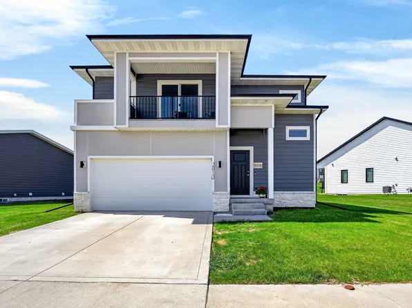 2012 Ammann Dr, Adel, IA 50003