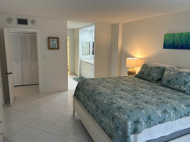 5100 N Ocean Blvd #1205 — Photo 2